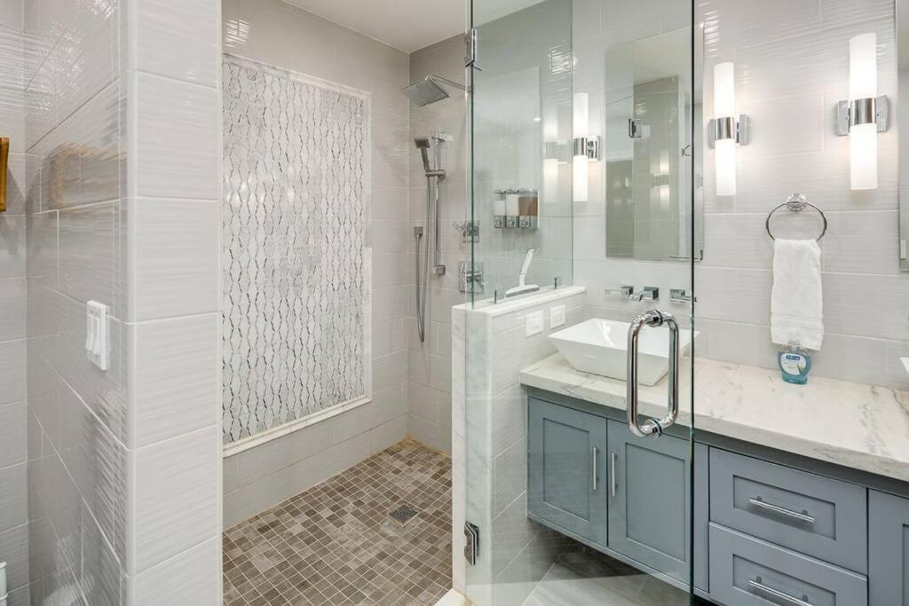 Private Pool & ** Steps To Old Town ** Sanatized * Scottsdale