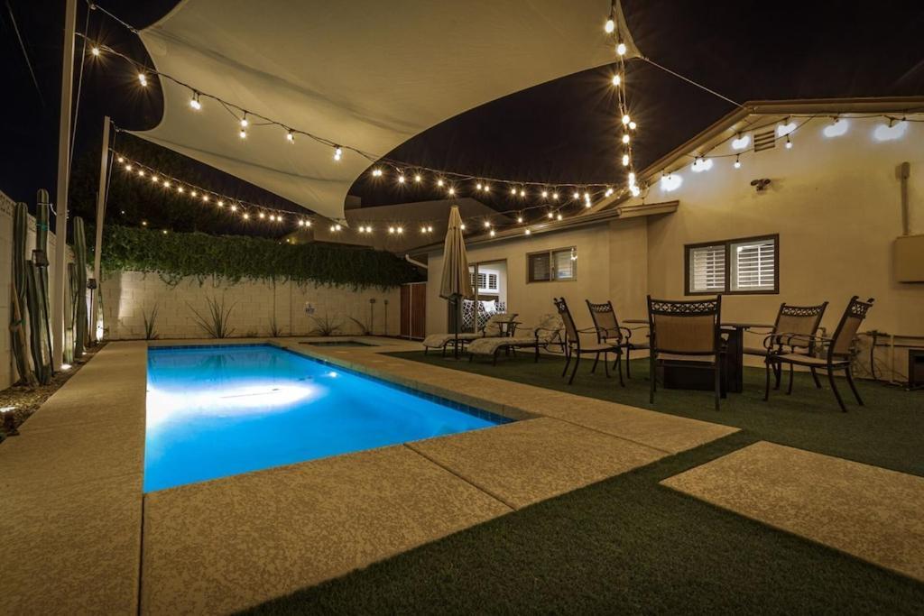 Holiday home Private Pool & ** Steps To Old Town ** Sanatized *